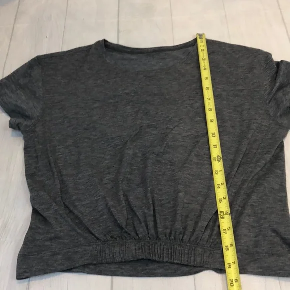 Lululemon Short Notice Crop Tee - Picture 6 of 7